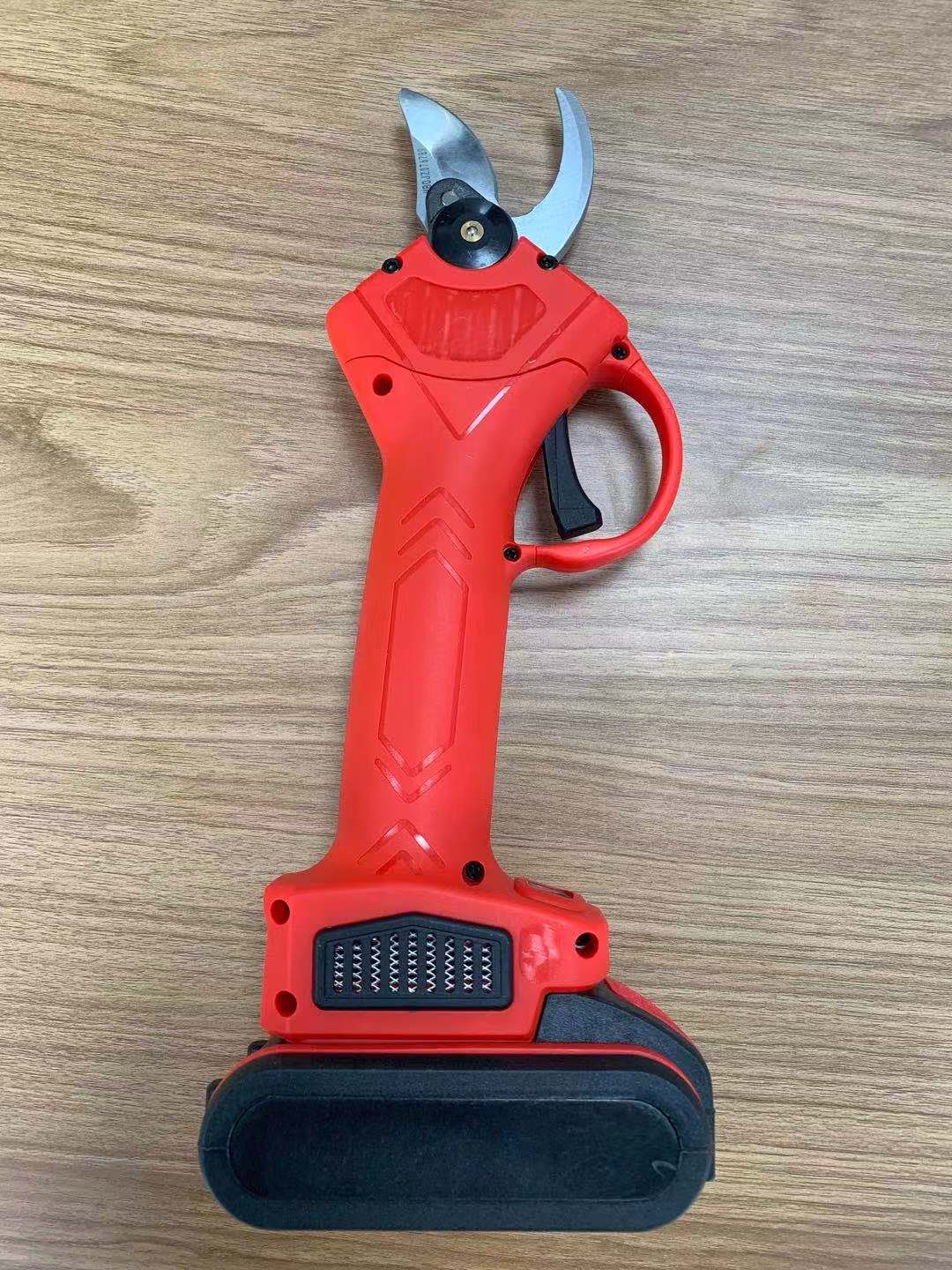 Electric scissors
